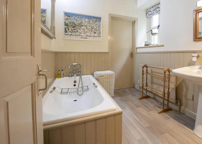 Vakantiehuis The Gamekeeper At Hole Bottom 4 *